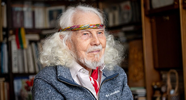 95-metį pažyminčio Tauragės garbės piliečio, dailininko, keliautojo, žurnalisto, knygos ženklų kūrėjo Alfonso Čepausko galerija ir jo jubiliejinės parodos