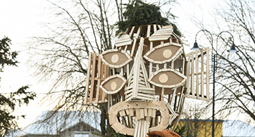 Kristina Suvorova. „Gimtinei padovanojo savo sukurtą modernų šventės simbolį“