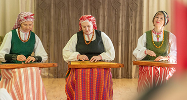 Balandžio 28 d. Tauragės krašto muziejuje „Santaka“ – Kanklių metams skirtas renginys „Lai skamba kanklės“.