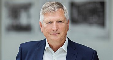 Rugsėjo 15 d. Vilniaus kultūros centro Baltojoje salėje – susitikimas su kardiochirurgu, Lietuvos sveikatos mokslų universiteto rektoriumi, akademiku žemaičiu Rimantu Benečiu